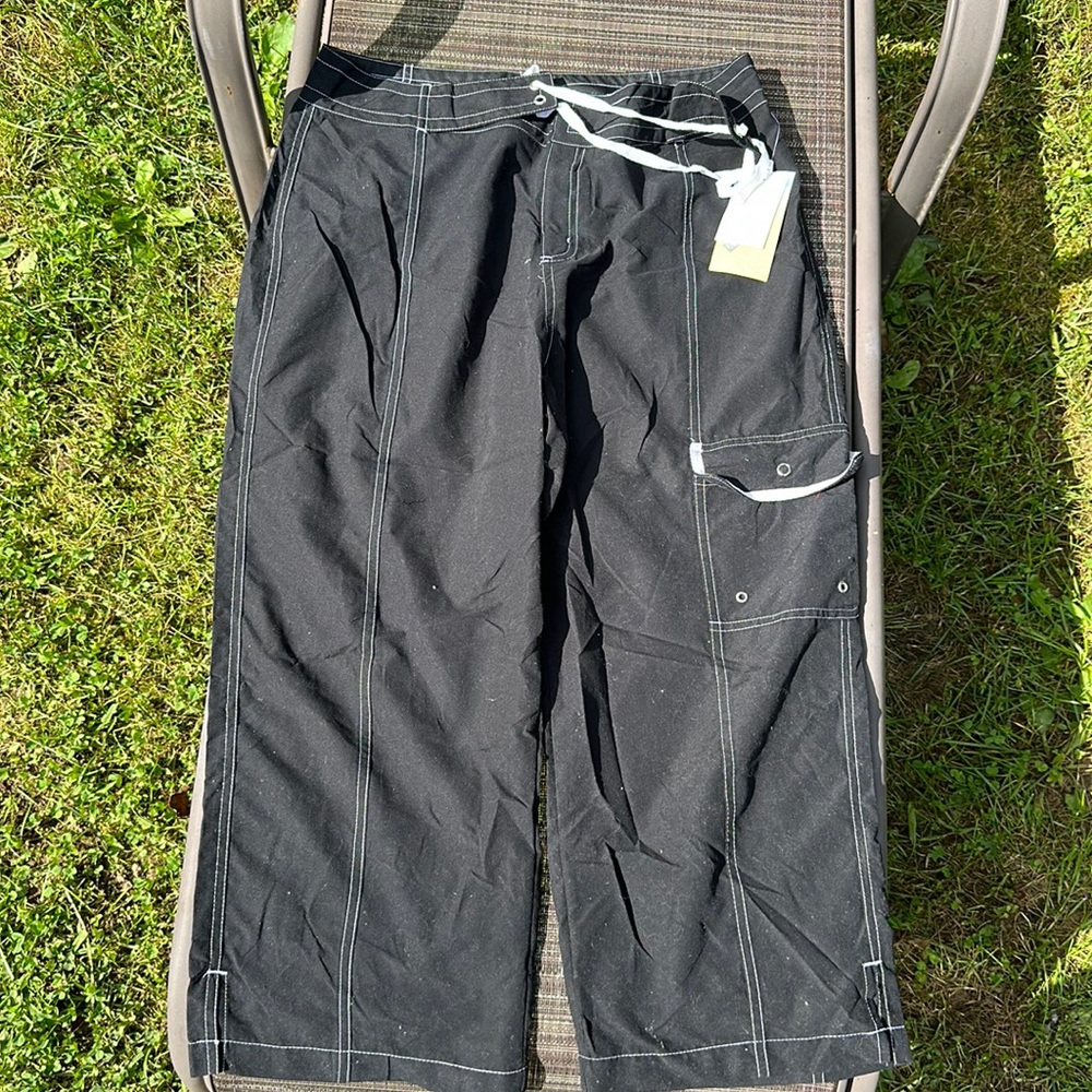 Women’s Black Capri pants